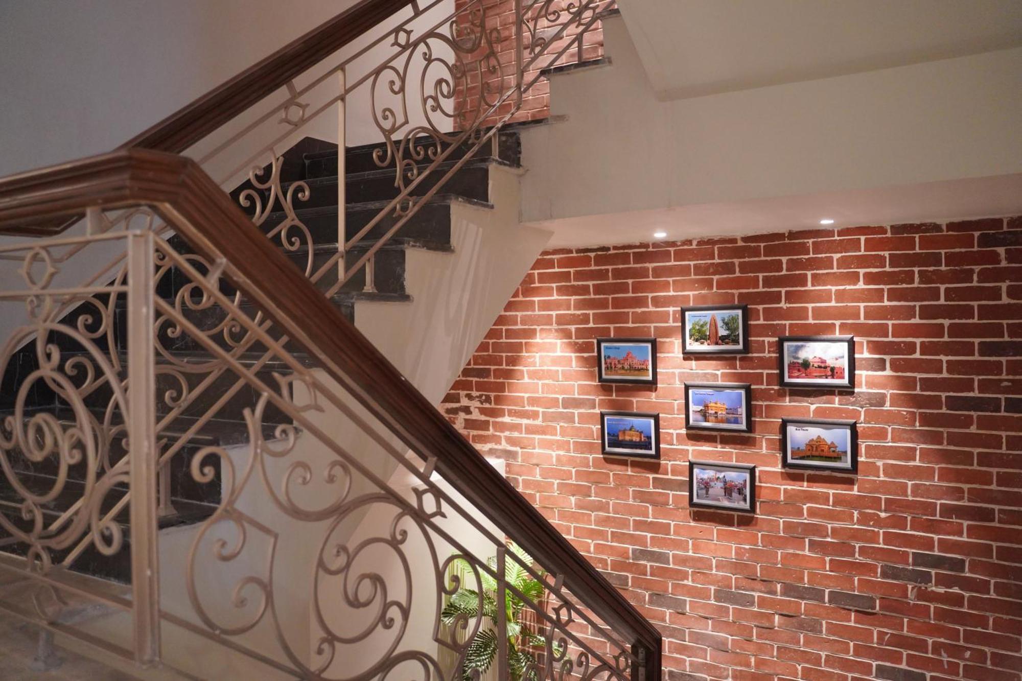 Country Inn Ayodhya - Opposite Airport Luaran gambar