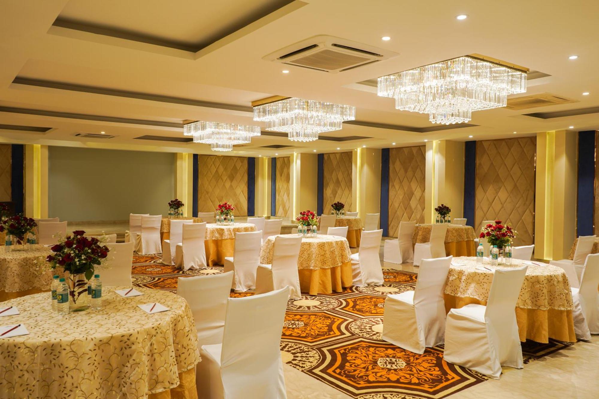 Country Inn Ayodhya - Opposite Airport Luaran gambar